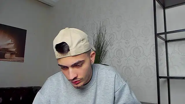 Snapshot of BrandonTate chatting on January 7, 3:02 pm BrandonTate online show from January 7, 3:02 pm