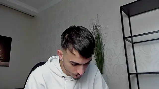 Snapshot of BrandonTate chatting on January 18, 1:29 pm BrandonTate online show from January 18, 1:29 pm