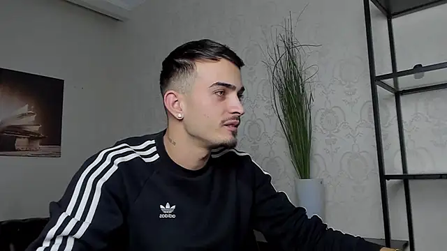 Snapshot of BrandonTate chatting on January 22, 4:02 pm BrandonTate online show from January 22, 4:02 pm