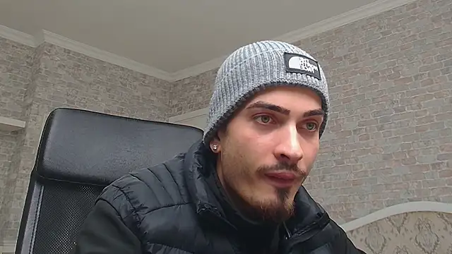 Snapshot of BrandonTate chatting on February 11, 3:40 pm BrandonTate online show from February 11, 3:40 pm