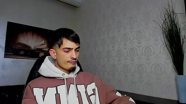 Snapshot of BrandonTate chatting on March 2, 6:30 pm BrandonTate online show from March 2, 6:30 pm