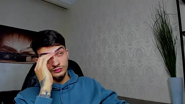 Snapshot of BrandonTate chatting on March 5, 3:18 pm BrandonTate online show from March 5, 3:18 pm