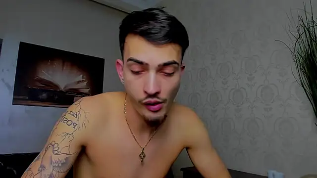 Snapshot of BrandonTate chatting on March 7, 3:18 pm BrandonTate online show from March 7, 3:18 pm