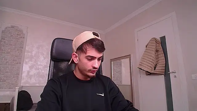 Snapshot of BrandonTate chatting on March 21, 1:01 pm BrandonTate online show from March 21, 1:01 pm