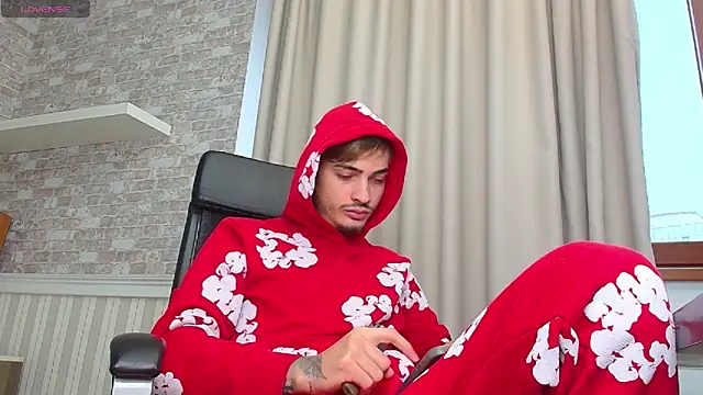 Snapshot of BrandonTate chatting on November 27, 12:18 pm BrandonTate online show from November 27, 12:18 pm