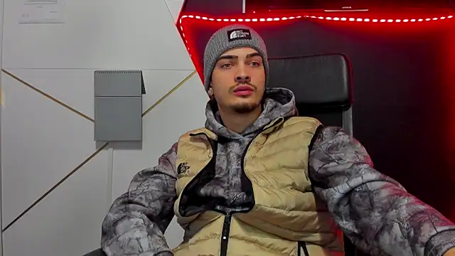 BrandonTate online show from February 10, 5:33 am