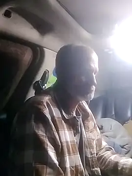 Snapshot of FloppyPickle4u chatting on February 16, 8:32 am FloppyPickle4u online show from February 16, 8:32 am