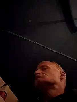 Snapshot of FloppyPickle4u chatting on February 21, 10:07 am FloppyPickle4u online show from February 21, 10:07 am