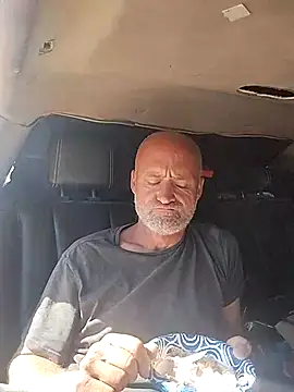 Snapshot of FloppyPickle4u chatting on March 8, 5:43 pm FloppyPickle4u online show from March 8, 5:43 pm