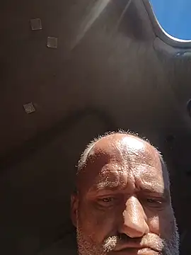 Snapshot of FloppyPickle4u chatting on December 1, 8:36 pm FloppyPickle4u online show from December 1, 8:36 pm