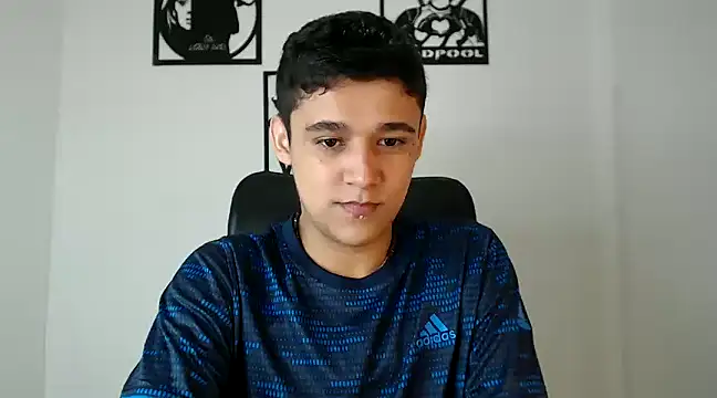 Snapshot of kaiine190 chatting on December 10, 9:33 pm kaiine190 online show from December 10, 9:33 pm