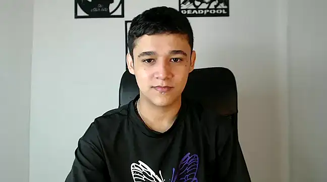 Snapshot of kaiine190 chatting on December 11, 1:17 pm kaiine190 online show from December 11, 1:17 pm