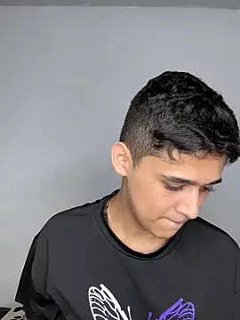 Snapshot of kaiine190 chatting on February 6, 4:21 am kaiine190 online show from February 6, 4:21 am