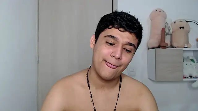 Snapshot of kaiine190 chatting on October 12, 10:42 pm kaiine190 online show from October 12, 10:42 pm