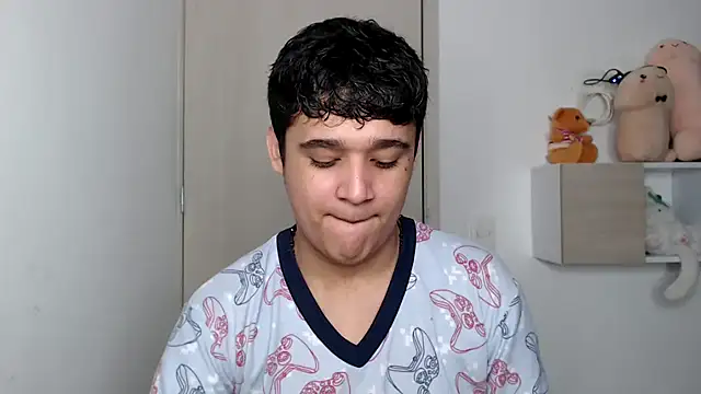 Snapshot of kaiine190 chatting on October 20, 6:47 am kaiine190 online show from October 20, 6:47 am