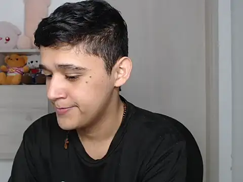 Snapshot of kaiine190 chatting on December 3, 6:10 am kaiine190 online show from December 3, 6:10 am