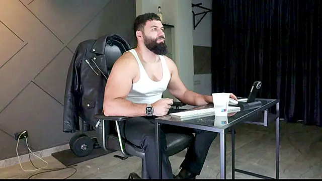 mattmasterss online show from January 2, 4:30 am