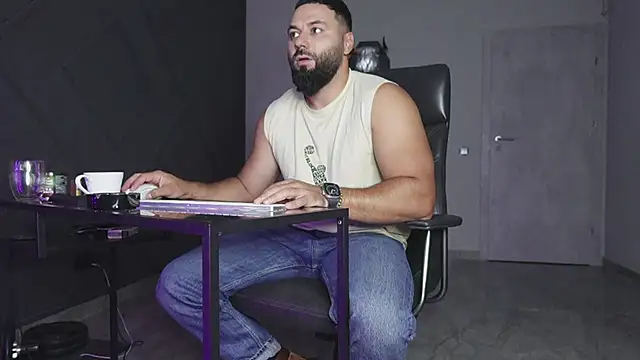 mattmasterss online show from October 1, 7:09 pm