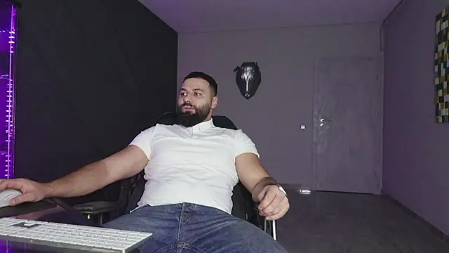 mattmasterss online show from February 5, 1:10 am