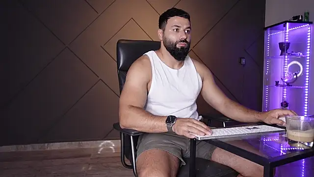 mattmasterss online show from June 10, 9:35 pm