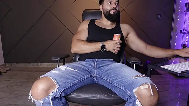 mattmasterss online show from July 11, 8:55 pm