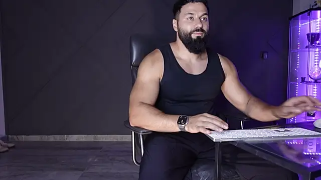 mattmasterss online show from August 1, 9:03 pm