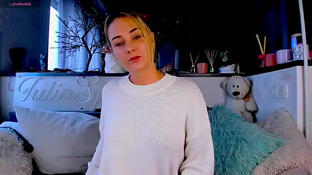  JuliaSpace  online show from December 12, 10:56 am