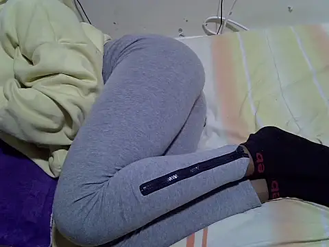 Ma-yolo001 online show from February 11, 8:58 pm