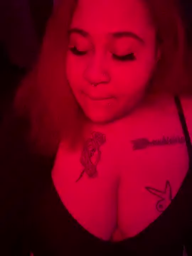 Snapshot of Juicyjordie chatting on November 9, 5:39 am Juicyjordie online show from November 9, 5:39 am