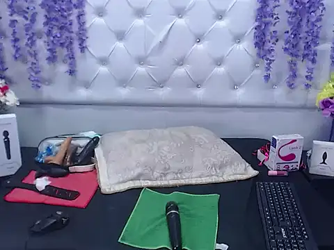 Snapshot of Brith_Adams chatting on January 30, 9:25 am Brith Adams online show from January 30, 9:25 am