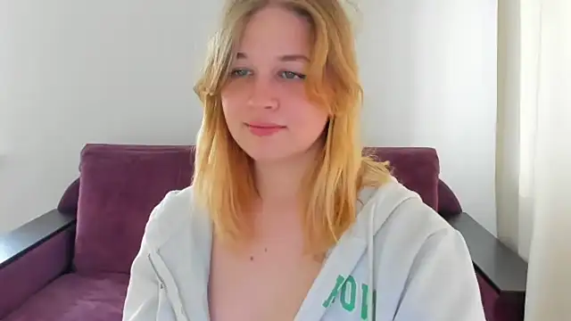 AlicePopsy online show from June 2, 3:25 pm