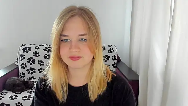 Snapshot of AlicePopsy chatting on June 18, 10:09 am AlicePopsy online show from June 18, 10:09 am