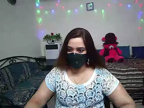 Snapshot of Arushisingh8888 chatting on December 6, 8:37 am Arushisingh8888 online show from December 6, 8:37 am