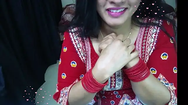 Snapshot of Arushisingh8888 chatting on July 5, 4:14 pm Arushisingh8888 online show from July 5, 4:14 pm