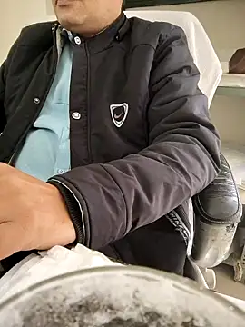 Snapshot of Hot-man39 chatting on January 1, 5:54 am Hot-man39 online show from January 1, 5:54 am