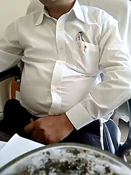 Snapshot of Hot-man39 chatting on February 6, 5:25 am Hot-man39 online show from February 6, 5:25 am