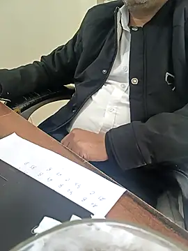 Snapshot of Hot-man39 chatting on December 4, 9:40 am Hot-man39 online show from December 4, 9:40 am