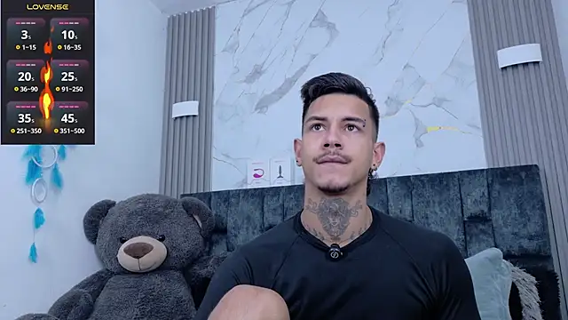 Snapshot of JAYCOB00 chatting on December 4, 10:02 am JAYCOB00 online show from December 4, 10:02 am