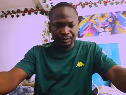 Snapshot of latinhot9631 chatting on December 19, 2:29 am latinhot9631 online show from December 19, 2:29 am