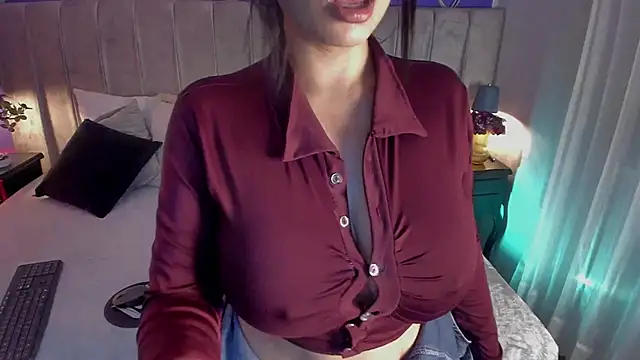 EvaaStevens online show from June 13, 7:45 pm
