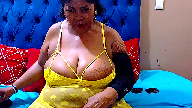 ebonycandy10 online show from March 20, 5:02 am