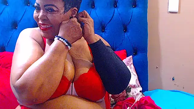 ebonycandy10 online show from November 24, 5:07 am