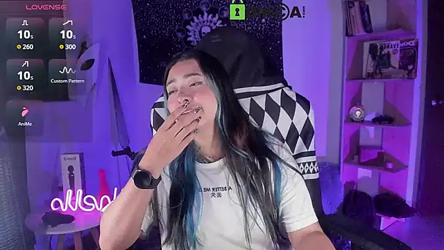 sweetcoralinee online show from February 27, 4:01 am