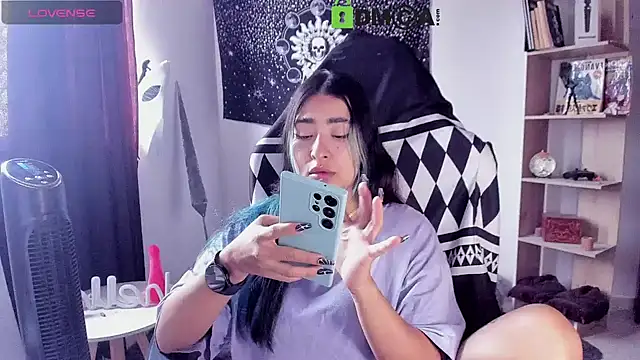 sweetcoralinee online show from March 4, 3:40 pm