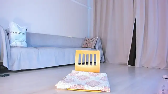 Cherrypie 001 online show from July 18, 6:39 am