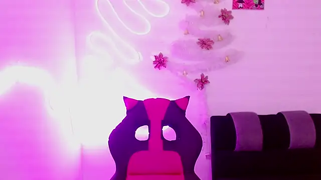 Snapshot of Kind_Scarlett chatting on December 12, 11:36 pm Kind Scarlett online show from December 12, 11:36 pm