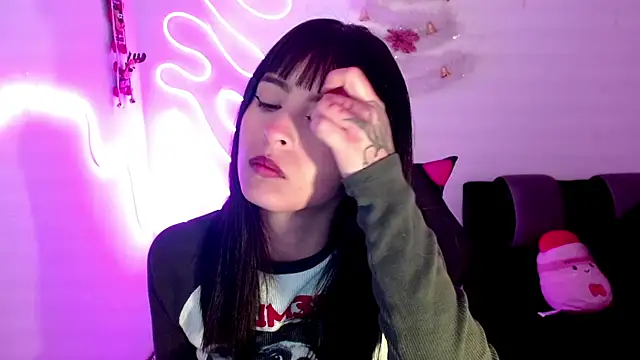 Snapshot of Kind_Scarlett chatting on January 9, 11:02 pm Kind Scarlett online show from January 9, 11:02 pm