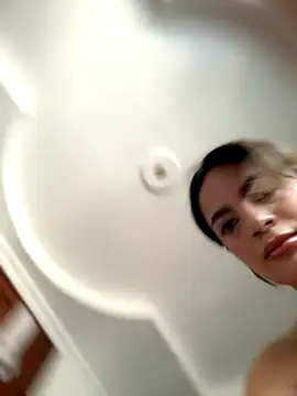 emiss  online show from October 15, 3:12 pm