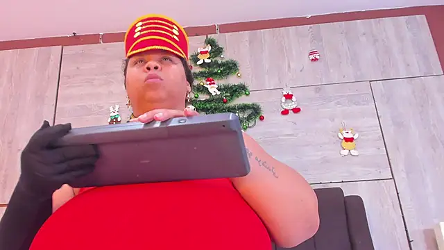 Snapshot of Lynn_Jones chatting on December 28, 9:19 pm Lynn Jones online show from December 28, 9:19 pm