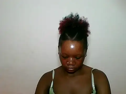 Snapshot of HotJeylee chatting on May 2, 1:54 am HotJeylee online show from May 2, 1:54 am
